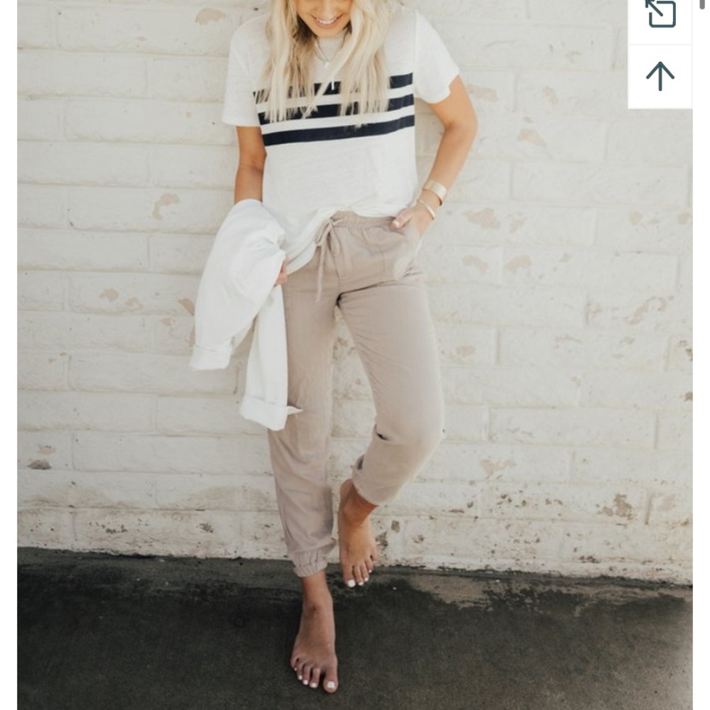 Carly Jean Serena joggers in beige